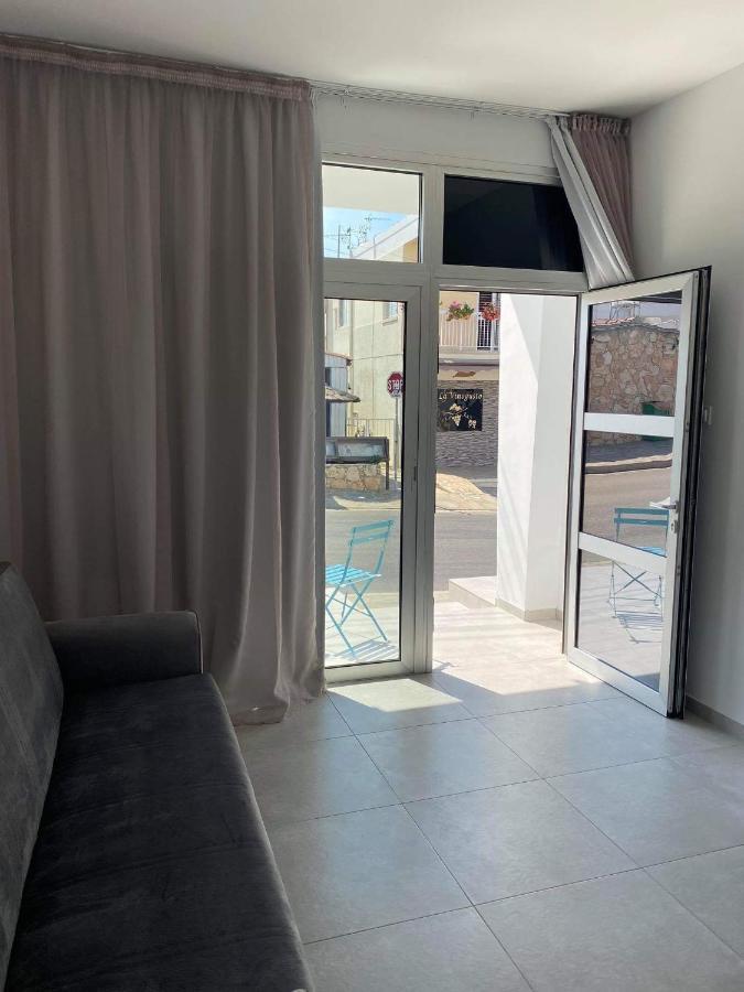 Apartament Ellenapa Apts &