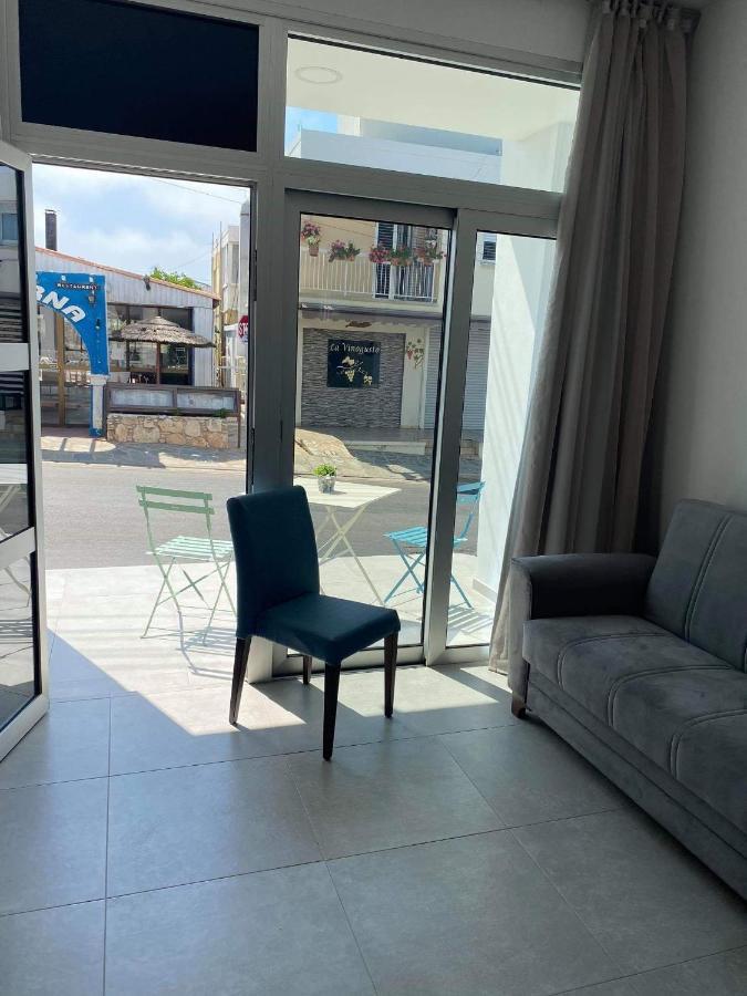 Ellenapa Apts & Apartament