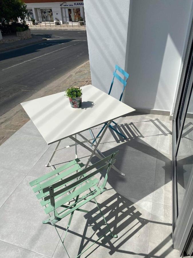 Apartament Ellenapa Apts &