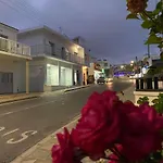 Ellenapa Apts & Studios