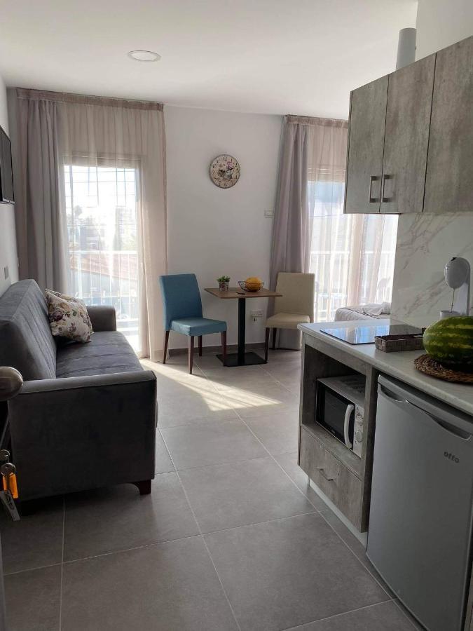 Ellenapa Apts & Appartement *
